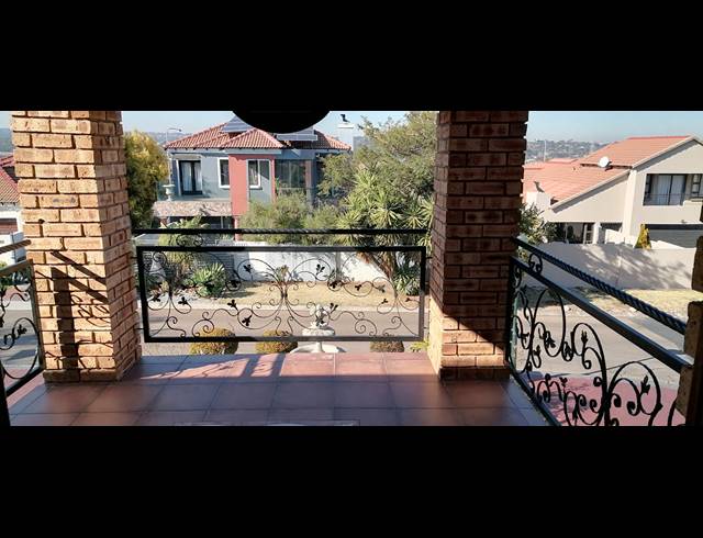 3 BEDROOM APARTMENT TO LET IN AMBERFIELD RIDGE